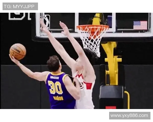 美媒体人：杨瀚森或克林根在场时打联防不妥 3分防不住篮板也得丢